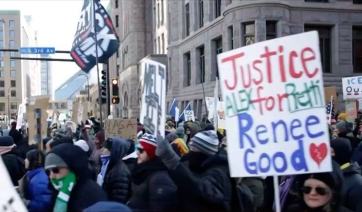 ICE: Τέλος στη χρηματοδότηση από το Κογκρέσο αν δεν αλλάξει τακτικές (βίντεο)