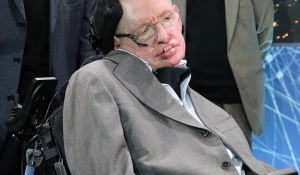 Stephen Hawking: «Το ανθρώπινο είδος θα χαθεί, αν δεν αλλάξουμε στάση απέναντι στα χρήματα και στον πλούτο»