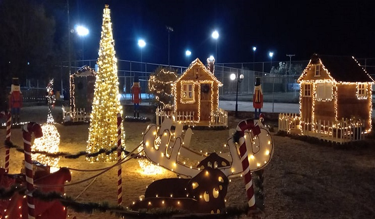Πάρος: Μύρισε Χριστούγεννα! Φωταγώγηση του Χριστουγεννιάτικου Χωριού στην Αλυκή