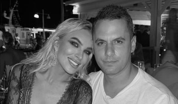 Κατερίνα Καινούργιου - Παναγιώτης Κουτσουμπής: Στην Πάρο το ζευγάρι