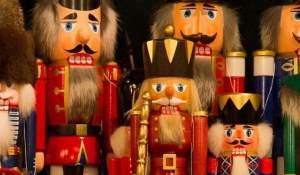 6+1 άγνωστες ιστορίες για τον Καρυοθραύστη -Την ξύλινη κούκλα των γιορτών