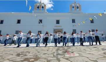 Πάρος: Παράσταση παραδοσιακών χορών από παιδιά Λυκείου έκλεψε τις εντυπώσεις