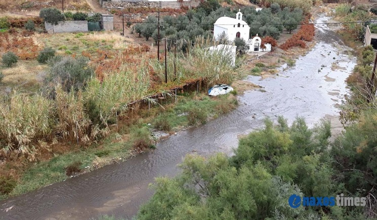 Νάξος: Το πέρασμα της κακοκαιρίας «EVA» με ισχυρές βροχές, καταιγίδες και ξαφνικές πλημμύρες