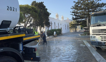 Πάρος: «Επιχείρηση» καθαριότητα στο νησί στο peak της τουριστικής σεζόν – Καθημερινή η «μάχη» με τα απορρίμματα… (Βίντεο)