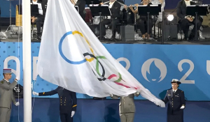 Ολυμπιακοί Αγώνες 2024 - Οι γκάφες των Γάλλων: Οι σκηνοθετικές αστοχίες, η... ανάποδη σημαία και η προσβολή στη Νότια Κορέα