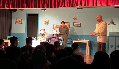 Το "Φίλεμα" της Θ.Ο. Νάουσας Πάρου στα Λύκεια του νησιού