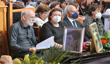 Το «τελευταίο αντίο» στην Ειρήνη Παπά στο Χιλιομόδι Κορινθίας