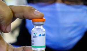 Αίγυπτος: Δεν θα μπορούν να λαμβάνουν τους μισθούς τους οι ανεμβολίαστοι δημόσιοι υπάλληλοι