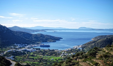 Θαλάσσια διακομιδή από το λιμάνι της Αμοργού στο λιμάνι της Σύρου