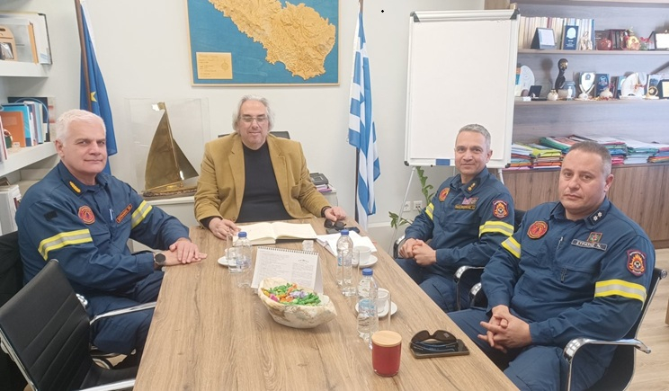 Συνάντηση Δημάρχου Τήνου με τον νέο Διοικητή της Περιφερειακής Πυροσβεστικής Διοίκησης (ΠΕ.ΠΥ.Δ.) Νοτίου Αιγαίου - Ανέλαβε ο Αρχιπύραρχος Γ.Κ. Χρήστος Ζουναλής