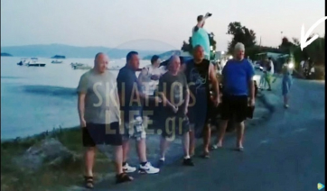 Σκιάθος: Βίντεο ντοκουμέντο από τη στιγμή που τα αέρια της τουρμπίνας εκσφενδονίζουν τουρίστρια