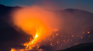 Καίγεται ο Καναδάς - Τουλάχιστον 40.000 άνθρωποι εγκαταλείπουν τα σπίτια τους
