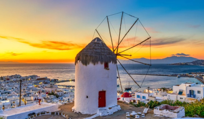 Μύκονος – Σαντορίνη: Γιατί «βούτηξε» ο τζίρος της εστίασης