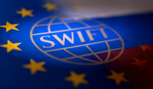 Επίσημο: Η Ευρωπαϊκή Ένωση απέκλεισε επτά τράπεζες της Ρωσίας από το SWIFT