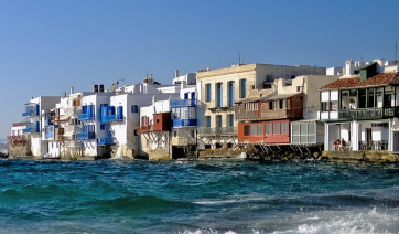 Μύκονος και Σαντορίνη ξεπέρασαν Σεν Τροπέ, Σαρδηνία και Ίμπιζα στους δείκτες ικανοποίησης τουριστών