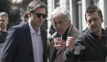 Adults in the room: Γυρίσματα της ταινίας του Γαβρά για Τσίπρα – Βαρουφάκη στην Αθήνα!