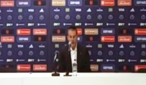 Απίστευτο σκηνικό στη συνέντευξη τύπου του προπονητή της Βαλένθια: Δεν πήγε ούτε ένας δημοσιογράφος, είπε το σκορ και έφυγε - Δείτε βίντεο