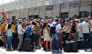 Bloomberg: Εκρηκτική ανάπτυξη του ελληνικού τουρισμού - Επιμηκύνθηκε η σεζόν