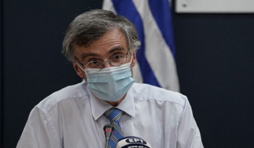 Τσιόδρας: Με τον εμβολιασμό αποφύγαμε 8.400 θανάτους, 5.660 εισαγωγές σε ΜΕΘ και 5.530 διασωληνώσεις
