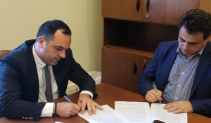 Υπογραφή μνημονίου συνεργασίας μεταξύ Δήμου Μυκόνου και Υ.Ν.
