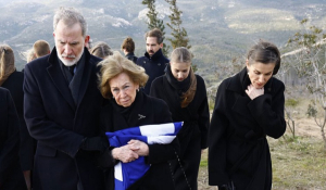 Σε στενό οικογενειακό κύκλο η ταφή της πριγκίπισσας Ειρήνης στο Τατόι: Συντετριμμένη η βασίλισσα Σοφία,