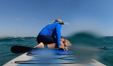 Δραματική διάσωση στην Επανομή: Άνδρας με sup έσωσε πατέρα με δύο παιδιά (βίντεο)