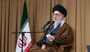 Το Ιράν απειλεί να χτυπήσει το Ισραήλ και αμερικανικές βάσεις αν επέμβουν οι ΗΠΑ: «Θα γίνετε νόμιμοι στόχοι μας»