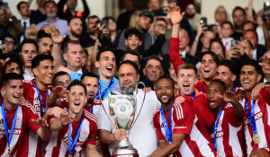 Κύπελλο Ελλάδας: Η απονομή του τροπαίου στον Ολυμπιακό (εικόνες)