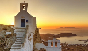 Σύλληψη αλλοδαπού για δωροδοκία, απείθεια, διατάραξη λειτουργείας υπηρεσίας και παραβάσεις Κ.Ο.Κ. στη Σέριφο