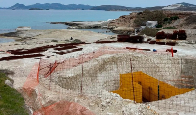 Καραμπινάτες παρανομίες αποκάλυψε η Αρχή Διαφάνειας για το ξενοδοχείο στο Σαρακήνικο της Μήλου