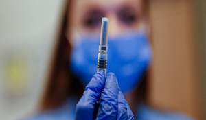 Εμβόλιο: Ανοίγει η πλατφόρμα των ραντεβού για τους 60-64 και 70-79 ετών