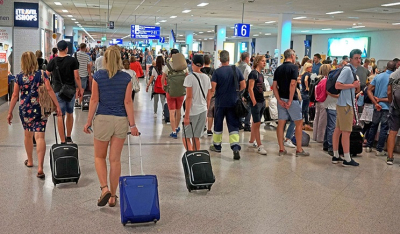 Ακυρώνονται χιλιάδες εσωτερικές πτήσεις στις ΗΠΑ λόγω shutdown (βίντεο)