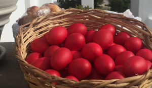 Αργυρώ Μπαρμπαρίγου: Πως βάφουμε τα Πασχαλινά αυγά