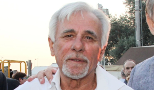 Πέθανε ο δημοσιογράφος Σπύρος Καρατζαφέρης