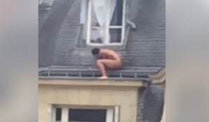 Μυστήριο με το γυμνό άνδρα στην ταράτσα σπιτιού στο Παρίσι