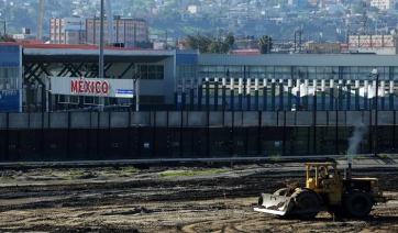 Διάταγμα για ανέγερση τείχους στα σύνορα ΗΠΑ – Μεξικού υπέγραψε ο Τραμπ