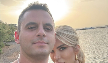 Ερωτευμένοι στην Πάρο η Κατερίνα Καινούργιου και ο Παναγιώτης Κουτσουμπής!