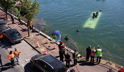 Λεωφορείο με 4 επιβάτες έπεσε στον Σηκουάνα, στο τιμόνι βρισκόταν εκπαιδευόμενος οδηγός (βίντεο)
