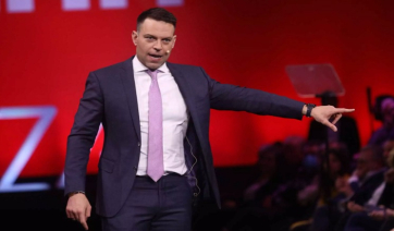 Ο Κασσελάκης ζήτησε από τον Μητσοτάκη να παραιτηθεί και η χώρα να πάει σε εκλογές με παρουσία διεθνών παρατηρητών