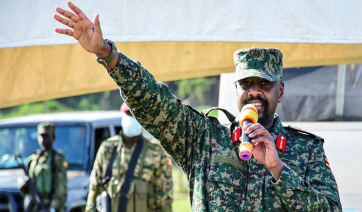 Ο αρχηγός του στρατού της Ουγκάντα έκανε τεστ DNA: «Είμαι κατά 14% Έλληνας, πάντα ήξερα ότι είχα συγγένεια με τον... Μέγα Αλέξανδρο»