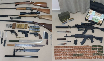 Σίφνος: Βρέθηκε οπλοστάσιο σε σπίτι επιχειρηματία (βίντεο)