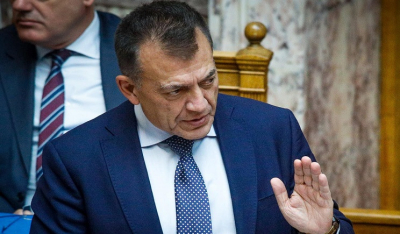 Ο Αν. Υπουργός Αθλητισμού, Γ. Βρούτσης, στην Τήνο συνοδευόμενος από Ολυμπιονίκες και Παγκόσμιους Πρωταθλητές