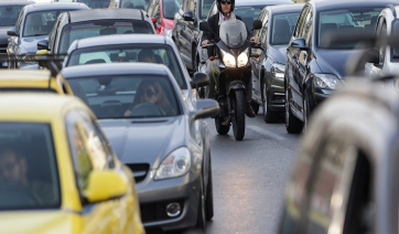 Τέλη κυκλοφορίας με το μήνα: Πώς θα τα εκδώσετε και πόσα θα κερδίσετε