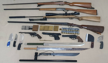 Συνελήφθη στη Σίφνο 48χρονος για παράνομη κατοχή μεγάλης ποσότητας οπλισμού και πυρομαχικών