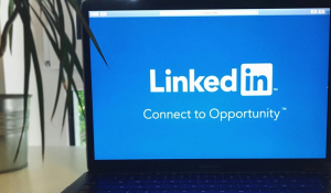 LinkedIn: Από σήμερα χρησιμοποιεί δεδομένα χρηστών στην ΕΕ για να εκπαιδεύσει μοντέλα τεχνητής νοημοσύνης
