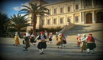 Το «24 Ώρες στην Ελλάδα» ταξίδεψε στην Σύρο!