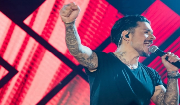 Πάρος: O αγαπημένος Παριανός καλλιτέχνης STAN τραγούδησε το νέο του κομμάτι στο “Just the Two of Us” (Bίντεο)