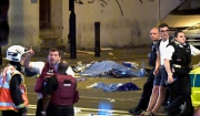 Τρόμος στο Λονδίνο: Φορτηγάκι έπεσε πάνω σε πιστούς που έβγαιναν από τζαμί