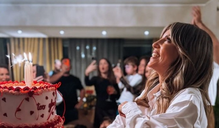 Στον Άγιο Φωκά της Πάρου ο γάμος Οικονομάκου – Τσερέλα