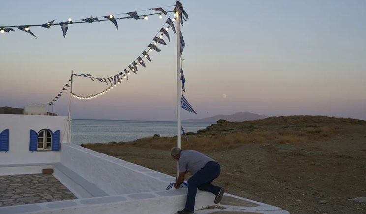 Τήνος: Το ελληνικό νησί με τα 1.000 παρεκκλήσια που αποθεώνει ο «Independent» (βίντεο)